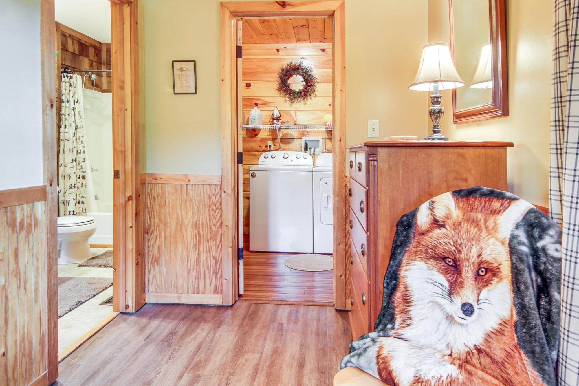 Charming Fox Den Cabin In Whittier With Hot Tub! Exterior photo